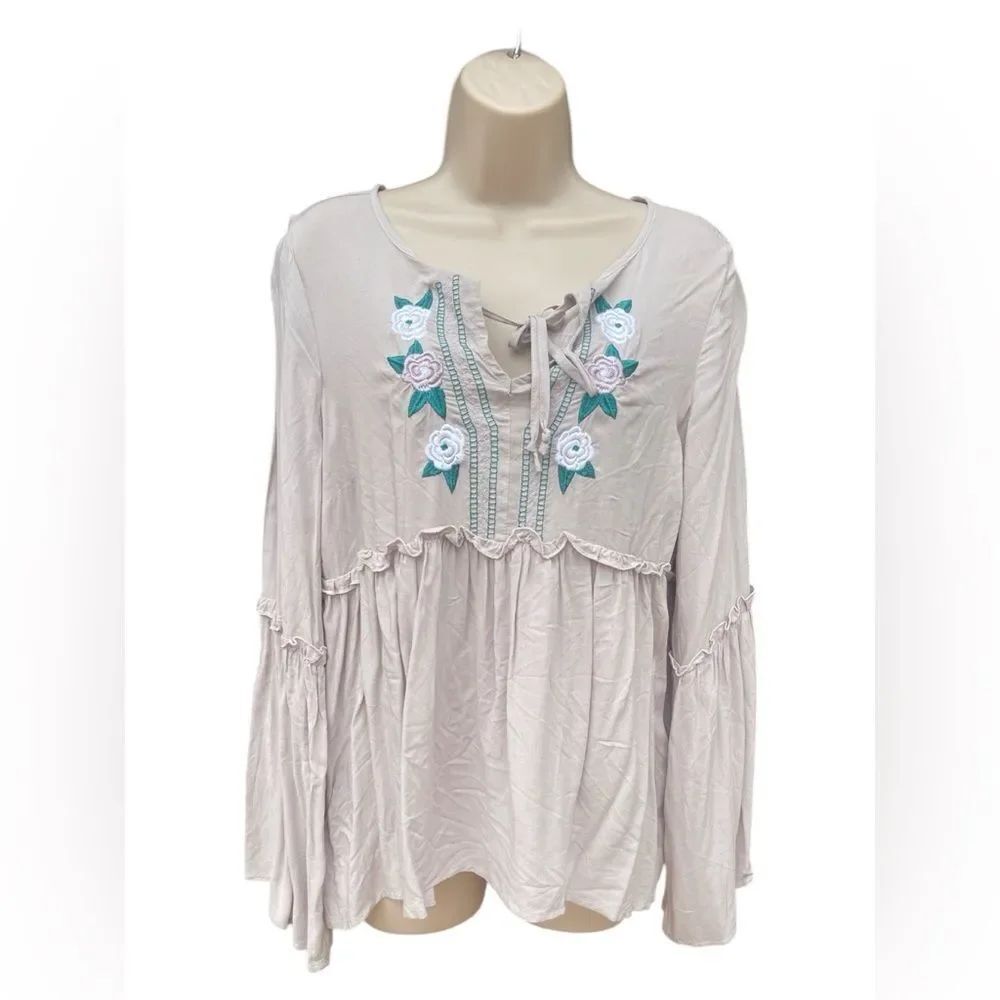 Cruel Denim Elegant Women's Blouse with Floral Accents embroidered floral M